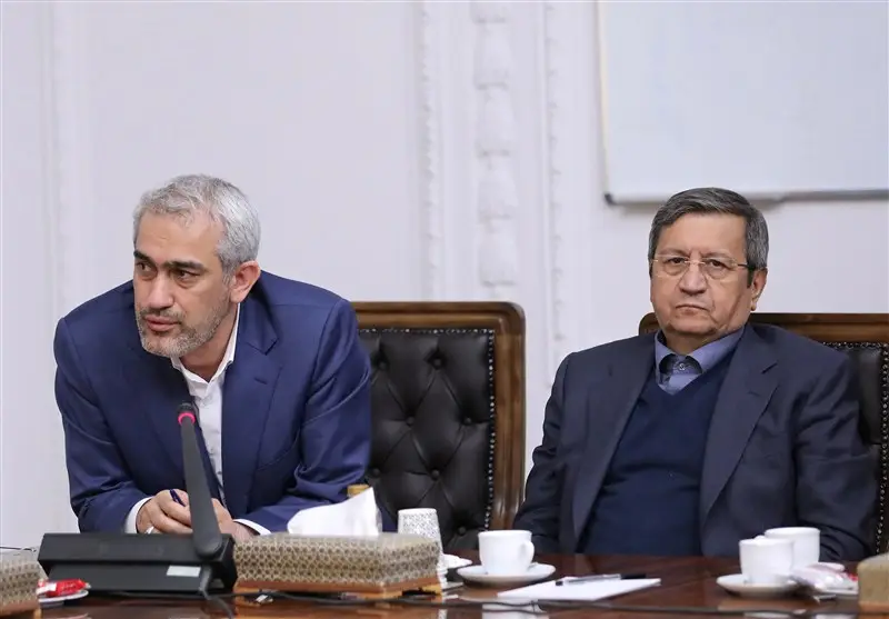 حضور همتی در جلسه رئیس‌جمهور با فعالان اقتصادی