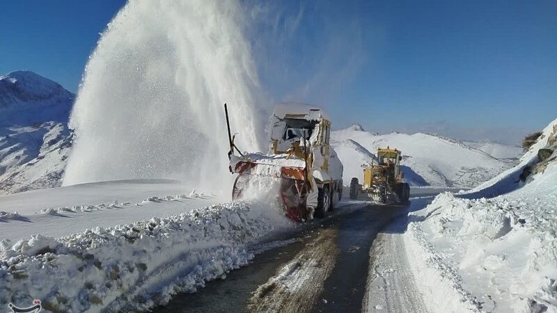 راهی که با دست‌های یخ‌زده باز شد؛ گردنه ژالانه پس از شب‌های سخت به روی تردد بازگشت+تصاویر