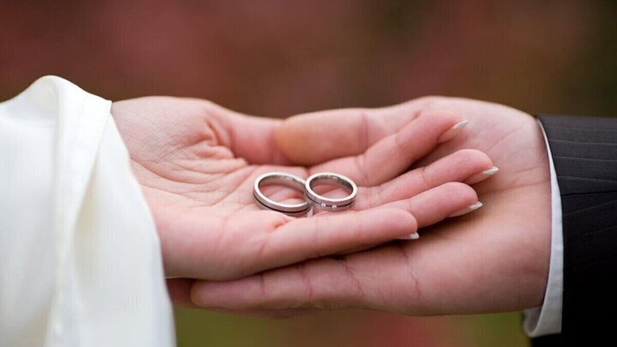 این پیرزن 85 ساله پولدار برای ازدواج با عشق جوانش از همه چیزش گذشت+عکس