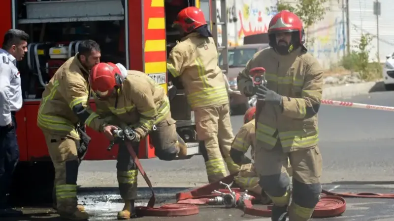 آتش‌سوزی مهیب در عظیمیه؛ ۲ زن مصدوم و عملیات نفس‌گیر آتش‌نشانان