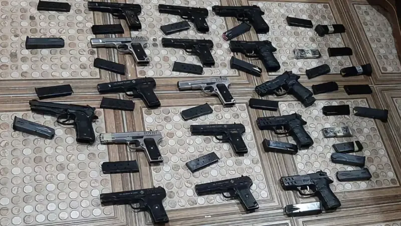 کشف محموله ۴۰ قبضه کلت آمریکایی در کمین پلیس سیستان و بلوچستان!