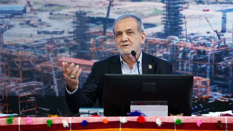 پزشکیان فاش کرد: چرا خودروهای دولتی نباید با کارت سهمیه بنزین سوخت‌گیری کنند؟