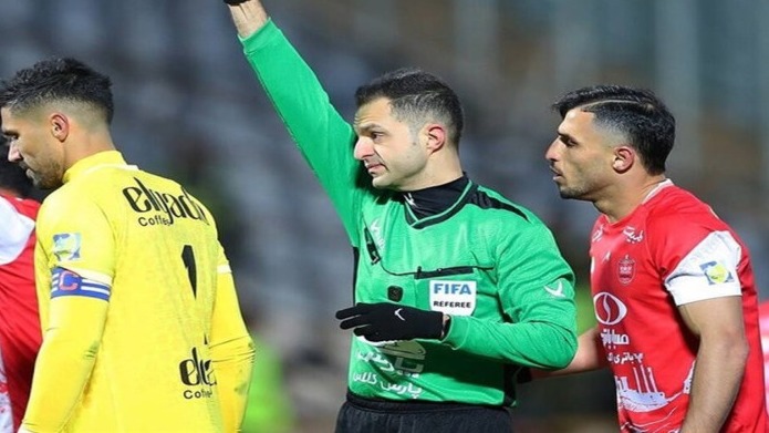 فوتبال ایران در دربی؛ تصاویر زنده و جذاب از لباس داور برای اولین بار پخش می‌شود!