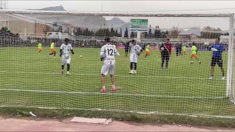 تصاویر جذاب از گرم کردن دروازه‌بان‌های استقلال و خیبر پیش از نبرد حساس!