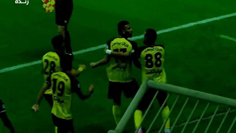 محمد عسکری دروازه فولاد را باز کرد؛ سپاهان پیش افتاد!