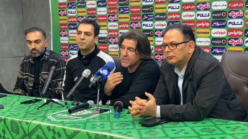 واکنش ساپینتو به هل دادن‌های جنجالی در زمین بازی؛ چرا سکوت کرد؟