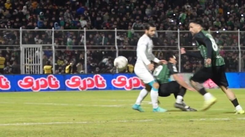 اعتراض تند باشگاه خیبر به داوری؛ پنالتی مشکوک عارف غلامی ناپدید شد!