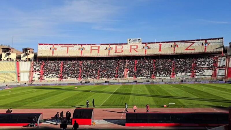 یک ساعت مانده به شروع؛ حال و هوای داغ ورزشگاه یادگار امام (ره) چه خبر است؟