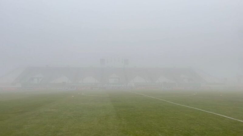 ورزشگاه مه‌آلود اراک؛ پیش‌درآمدی هیجان‌انگیز برای نبرد آلومینیوم و ملوان!