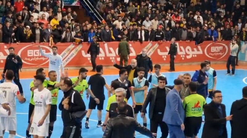درگیری در پایان بازی گیتی پسند با گهر زمین سیرجان