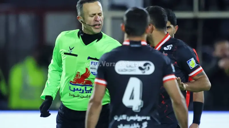 صحنه جنجالی در تراکتور – پرسپولیس؛ قضاوتی که سرنوشت بازی را تغییر داد!