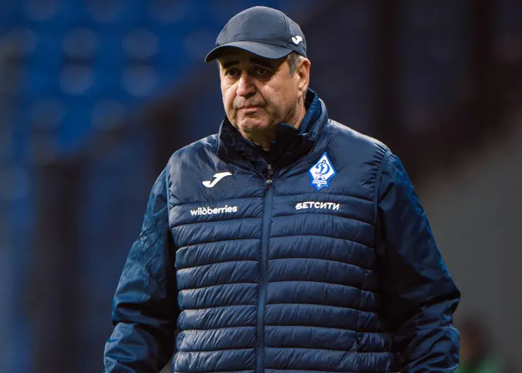 سرمربیِ لژیونر جوان استعفاء داد