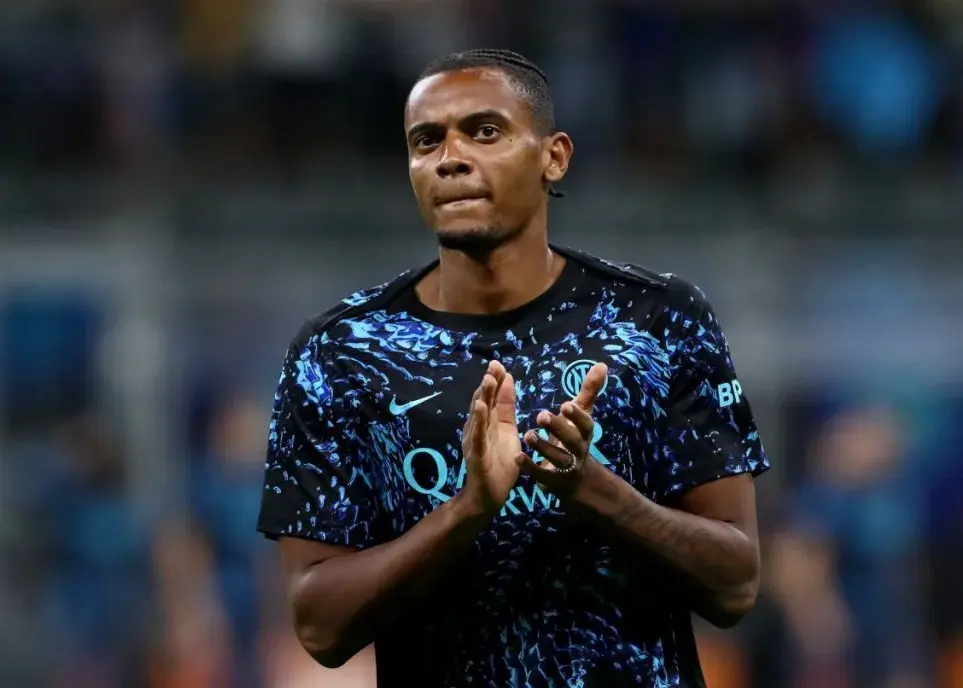 مدافع سوئیسی: پنالتی به لیورپول؟ این مضحک‌ترین لحظه فصل بود!