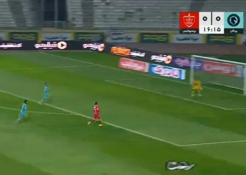 موقعیت طلایی احمدزاده: چطور این توپ گل نشد!