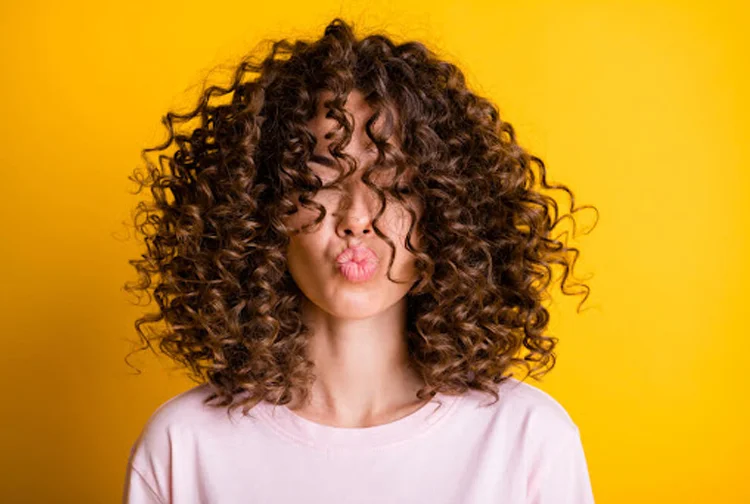 سفر زمان با عکس نادیده از محمود بهرامی در 35 سالگی پیش از انقلاب!