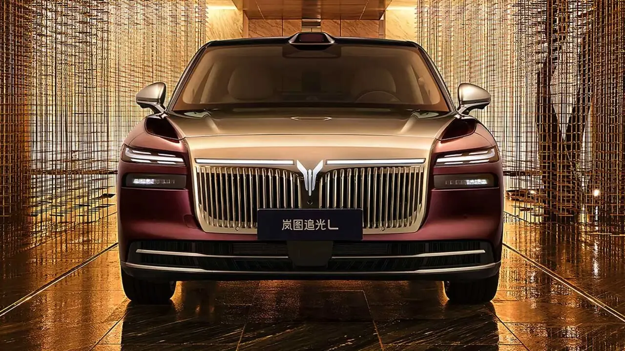 سفر به گذشته با جمیله شیخی؛ عکس نادر از پشت‌صحنه تئاتر در ۳۰ سالگی