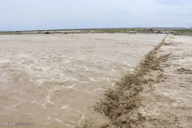 خروش سهمگین رودخانه جغین هرمزگان؛ طبیعتی که نفس را بند می‌آورد!