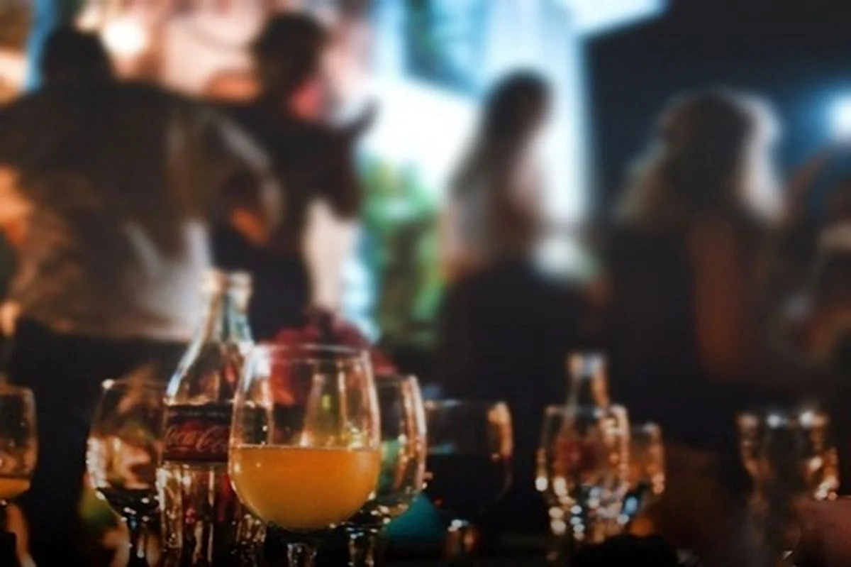 خانه سینما پرده برداشت: ماجرای مهمانی علی شادمان و بازداشت‌های جنجالی بازیگران!