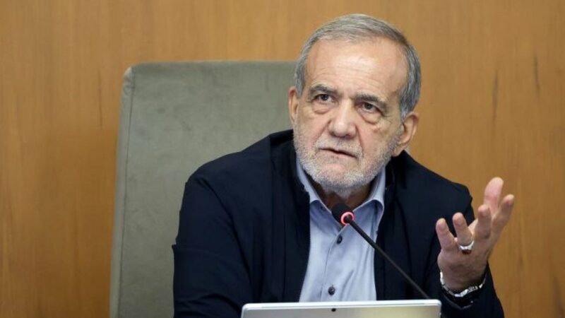 پزشکیان: رئیس‌جمهور می‌مانم اما به هیچ‌کس باج نمی‌دهم!