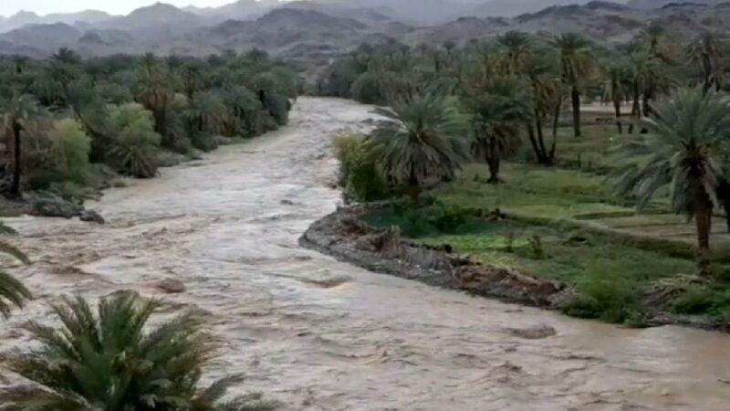 سیلاب سهمگین در هرمزگان؛ دختر ۹ ساله در گرداب آب ناپدید شد!