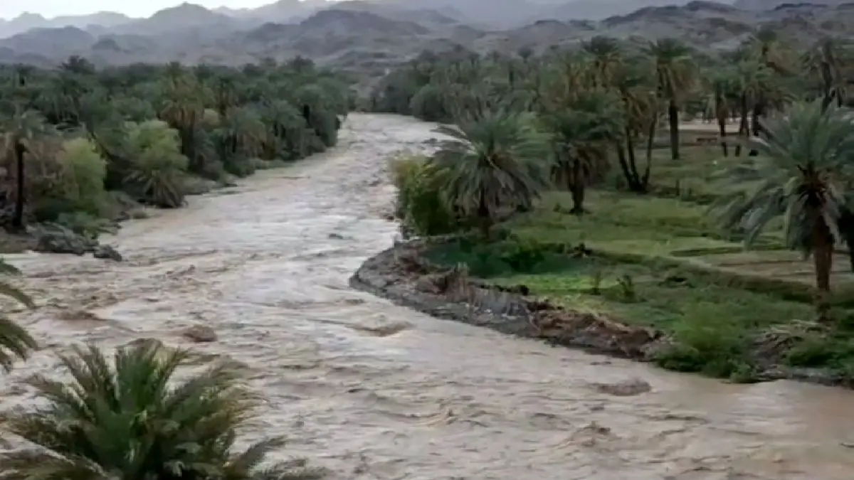 سیلاب سهمگین در هرمزگان؛ دختر ۹ ساله در گرداب آب ناپدید شد!