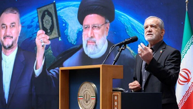 واکنش تند مخبر به اهانت به رئیسی در جلسه با پزشکیان؛ هشدار به حفظ حرمت‌ها در تریبون‌های رسمی