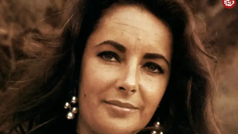 عکسی نادر از الیزابت تیلور 16 ساله هنگام خوردن همبرگر در سال 1326 که شما را شگفت‌زده می‌کند!