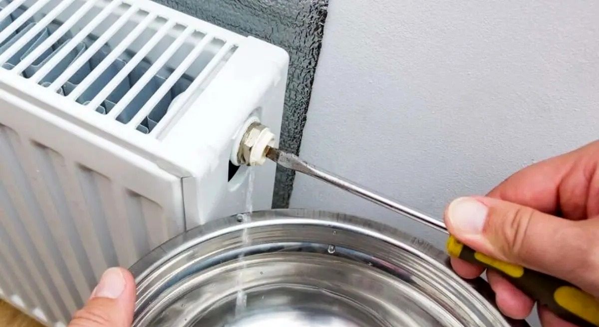 با ۶ گام ساده، گرمایش شوفاژ خود را بهینه کنید؛ راز هواگیری رادیاتورها که باید بدانید!