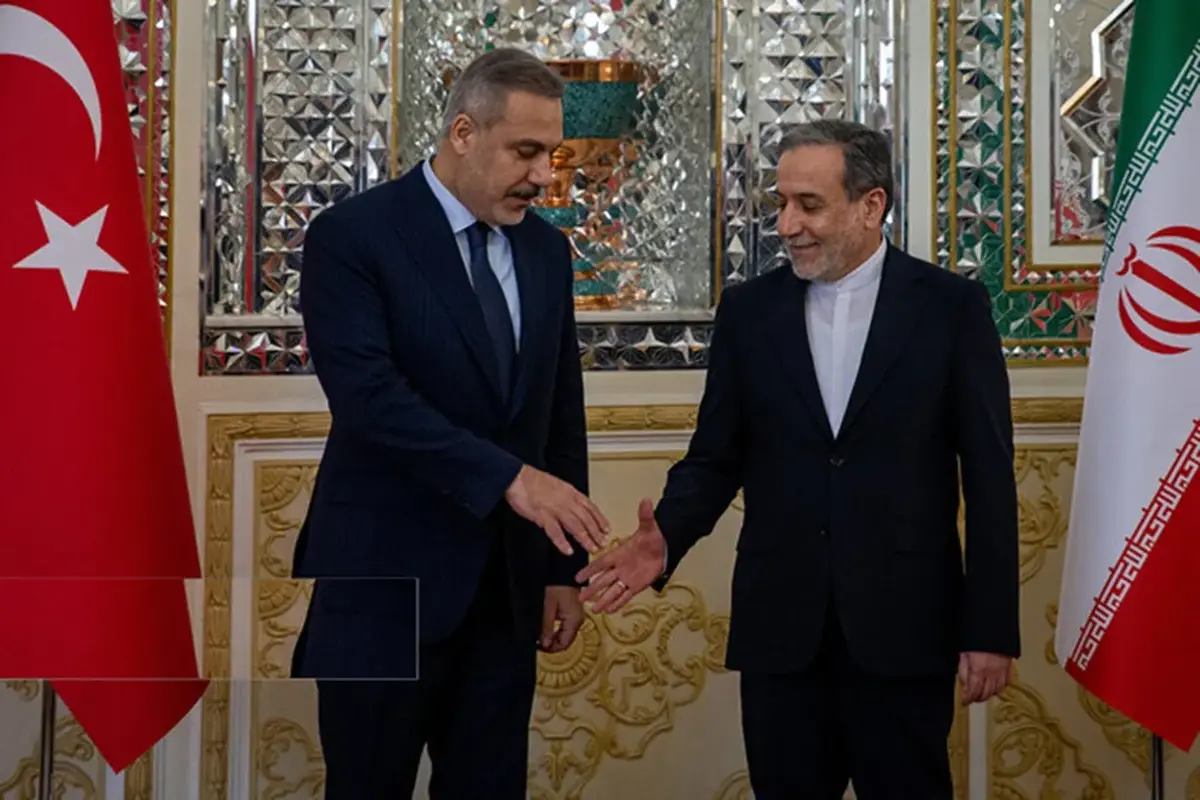 عراقچی از دیدار مهم با وزیر خارجه ترکیه خبر داد: دو غول منطقه به سوی صلحی پایدار می‌روند