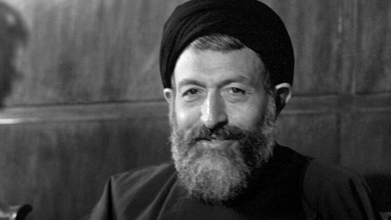 لحظه‌ای تاریخی در سال ۵۹: حضور شهید بهشتی و ابوالحسن بنی‌صدر در مجلس که کمتر دیده‌اید!