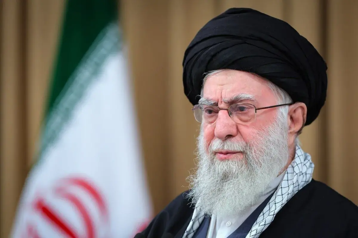 پیام دلگرم‌کننده رهبر انقلاب به معاون رئیس‌جمهور پس از حادثه تلخ خانوادگی - وب‌گردی