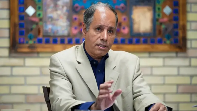 استاد برق شریف: وزیر نیرو راهکارهای بی‌منطق می‌دهد که مشکل آب و برق را حل نمی‌کند!