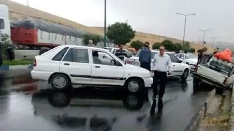بارش پاییزی مشهد چگونه ۷۷۴ خودرو را درگیر تصادف کرد؟