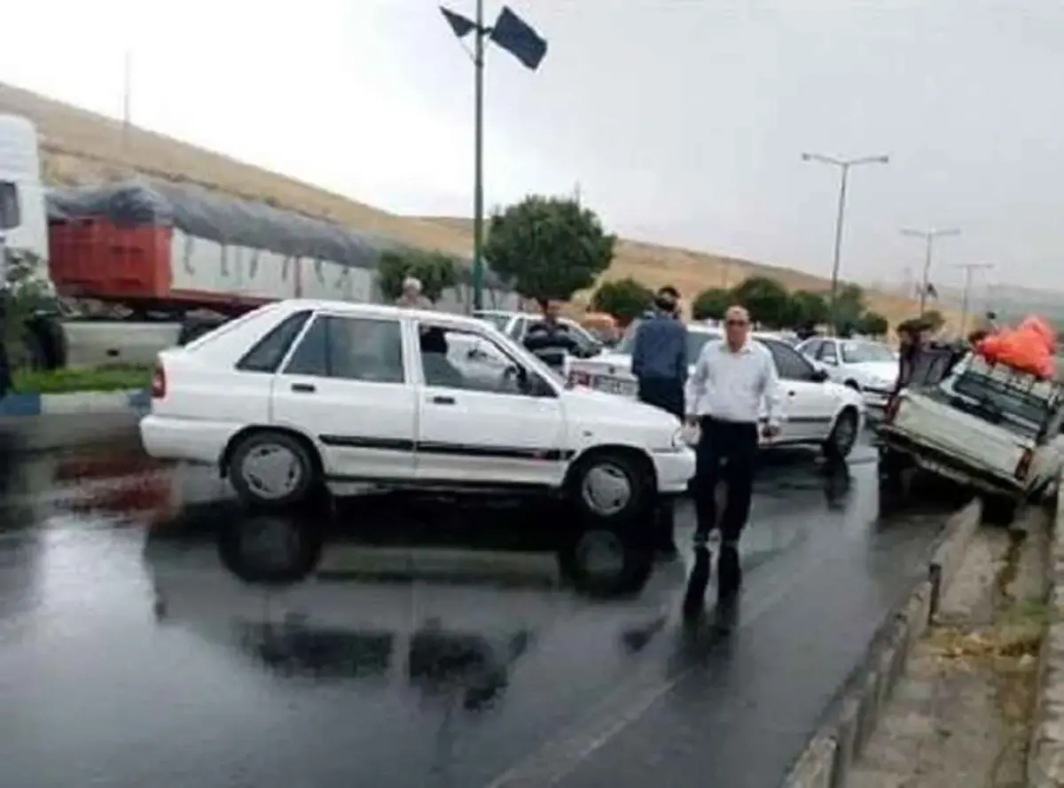 بارش پاییزی مشهد چگونه ۷۷۴ خودرو را درگیر تصادف کرد؟