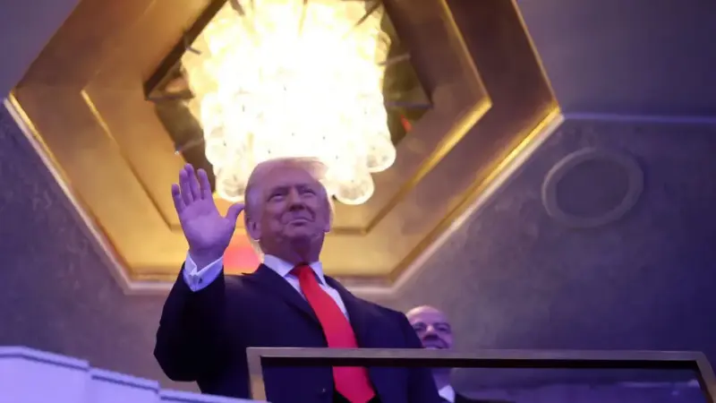 ترامپ اولین برنده جایزه صلح جدید فیفا؛ چرا جهان به این انتخاب واکنش نشان داد؟