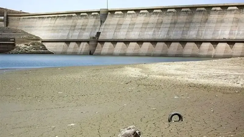خشکسالی تاریخی تهران؛ سدها خشک و جمعیت دو برابر ظرفیت بحران را تشدید می‌کند!