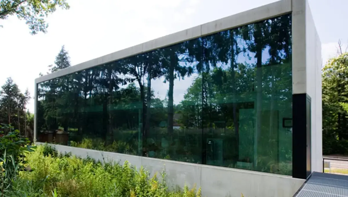 خانه‌ای شیشه‌ای در قلب بلژیک که حریم خصوصی و چشم‌انداز را به تعادل رساند!