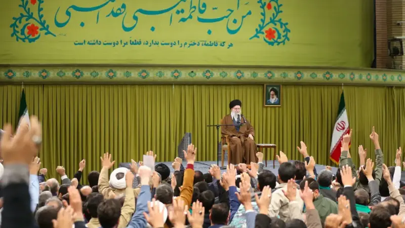 رهبر انقلاب: مداحی، پدیده‌ای فراتر از منبر با تاثیر شگفت‌انگیز بر نسل جوان