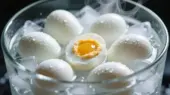 اشتباهی که تخم‌مرغ آب‌پز را فاسد می‌کند؛ چرا نباید آن را فوری در آب سرد بیندازید؟