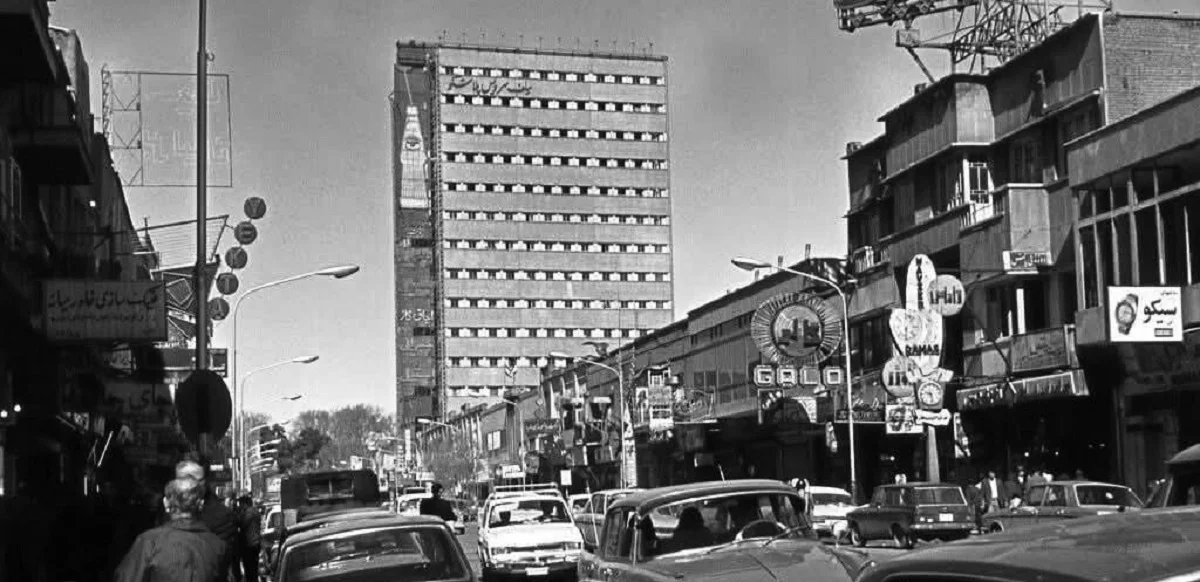 نگاهی متفاوت به زندگی روزمره مردم تهران در ۴ روز ابتدایی آذر ۱۳۵۴ با عکس‌های نایاب