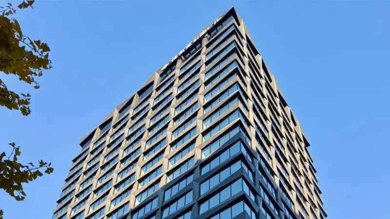 آسمان‌خراشی در توکیو با نمایی حیرت‌انگیز که چشم‌ها را خیره می‌کند!