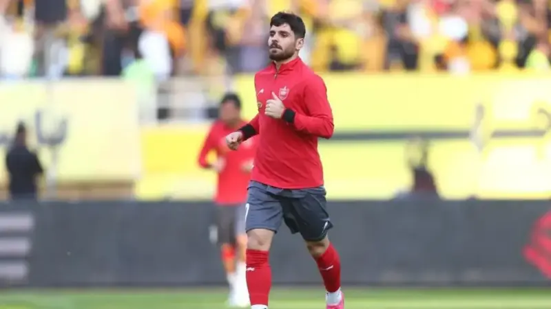 اوسمار روی محمد عمری ریسک نکرد؛ مهاجم پرسپولیس تا بهبودی کامل انفرادی تمرین می‌کند
