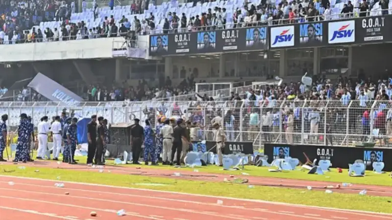 آشوب بی‌سابقه در تور هند مسی؛ وقتی پرتاب صندلی‌ها کلکته را به هم ریخت!