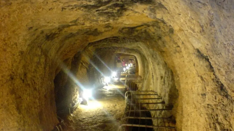 شاهکار ۲۵۰۰ ساله مهندسی که رازهای امروز را فاش کرد؛ تونل اوپالینوس در یونان همچنان حیرت‌آور است!