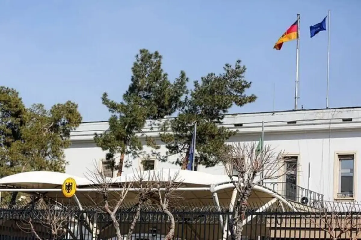 سفارت آلمان در تهران پذیرش درخواست ویزای شینگن را دوباره از سر می‌گیرد؛ فرصت طلایی برای متقاضیان از دی ۱۴۰۴
