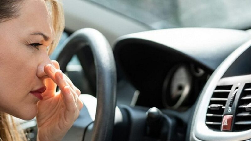 بوی سوختگی بخاری خودرو؛ هشدار جدی یا فقط گردوغبار؟ زمان نگرانی را بشناسید!