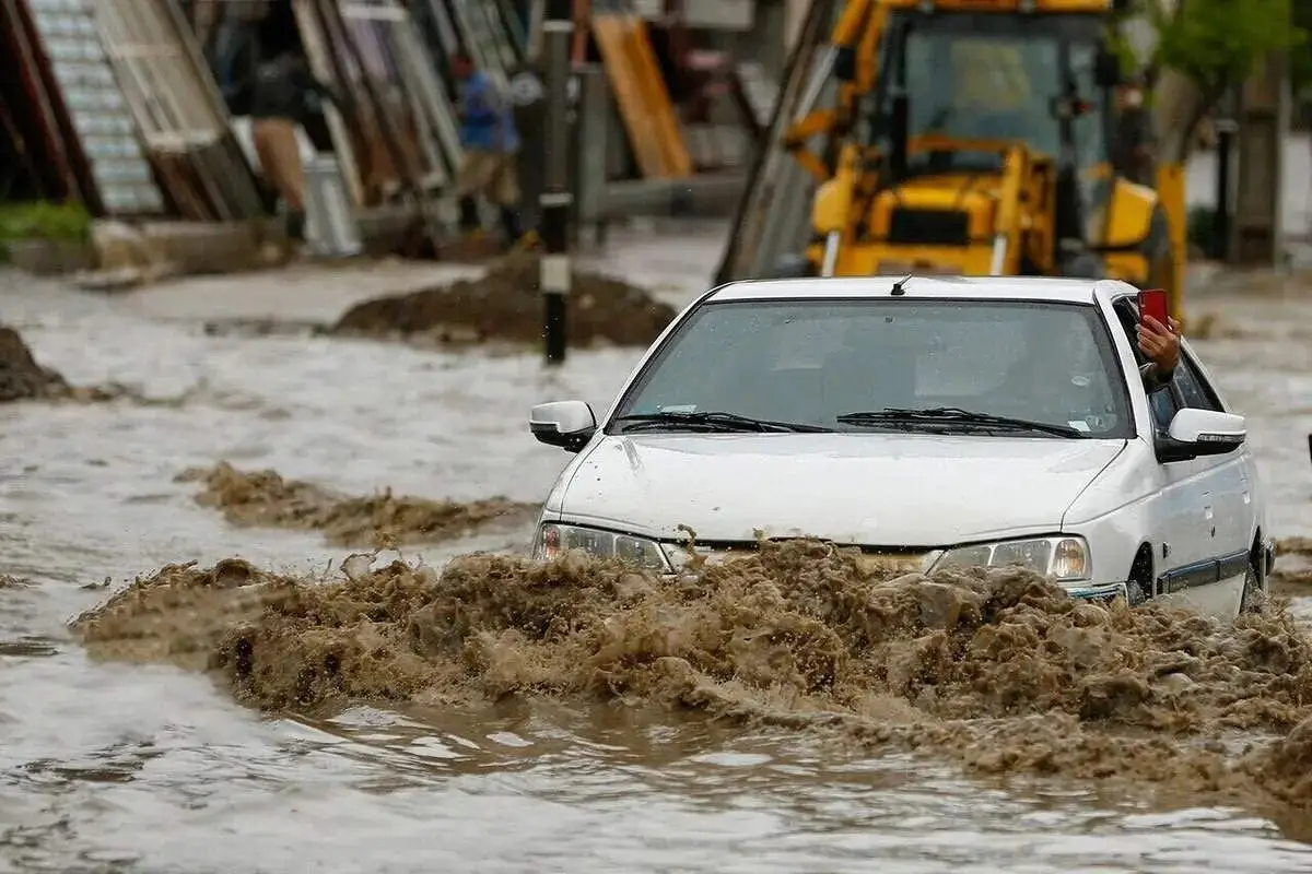 بارش بی‌سابقه در جنوب کشور؛ اسکله شهید رجایی زیر آب رفت!