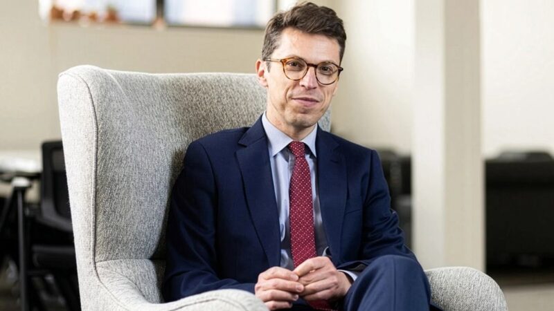 قتل مرموز پروفسور برجسته MIT در خانه‌اش؛ راز تیراندازی در بروکلاین چیست؟