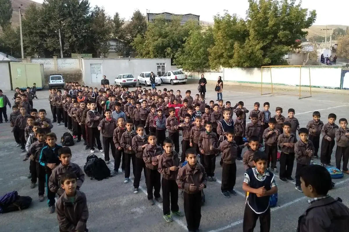 شکاف عمیق بین مدرسه و دانش‌آموزان؛ معدل‌های زیر ۹ و بی‌توجهی به موسیقی در آموزش و پرورش!