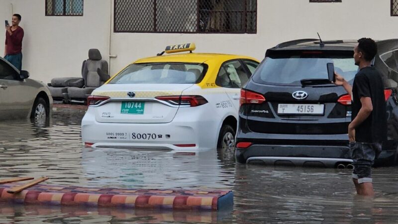 باران شدید امارات را درنوردید؛ آبگرفتگی در دو شهر بزرگ!